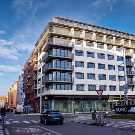Tran Chien Apartment With Free Private Parking Prag Dış mekan fotoğraf