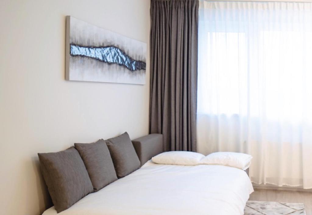 Tran Chien Apartment With Free Private Parking Prag Dış mekan fotoğraf
